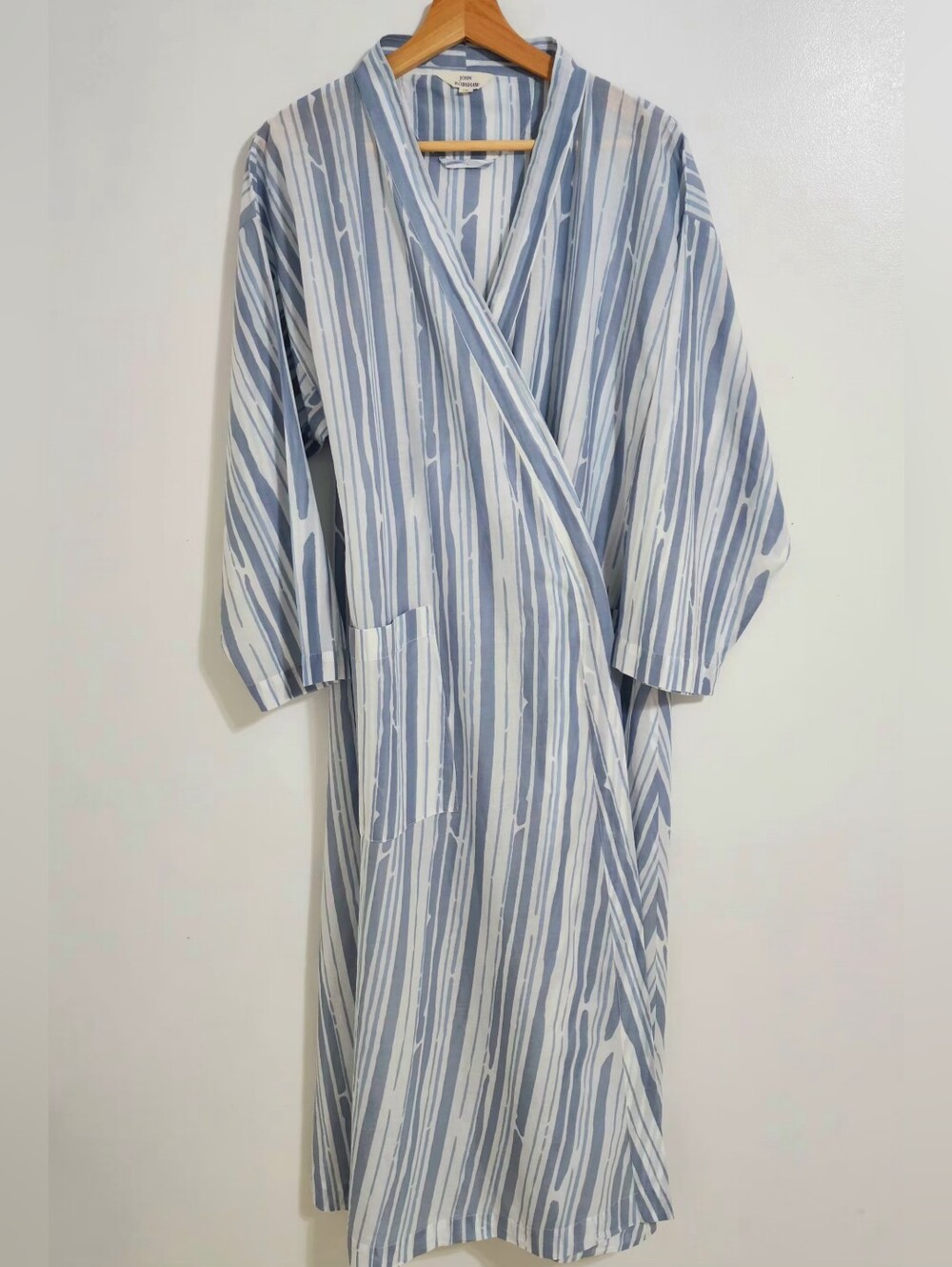 John Robshaw 100% Cotton Robe Size L/XL Bluish-gray & White Stripe Pockets Comfy - Picture 3 of 9